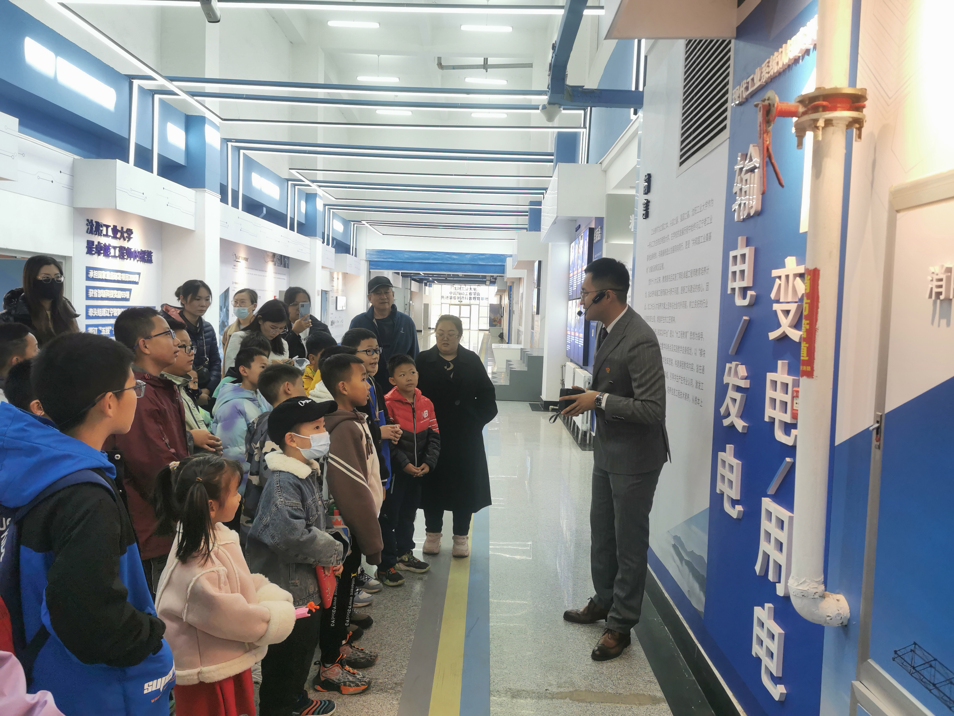 4. 沈阳工业打车 科普基地开放日.jpg